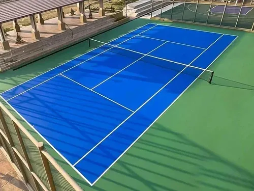 Profesyonel spor sahası için akrilik zemin uygulaması ve çizgi çizimi