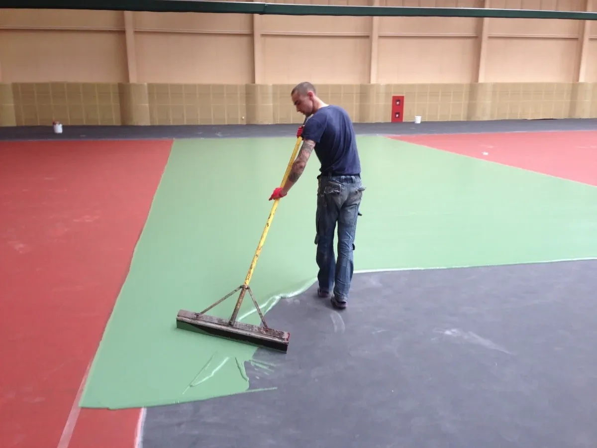Açık hava tenis kortu için akrilik zemin kaplaması ve çizgileri
