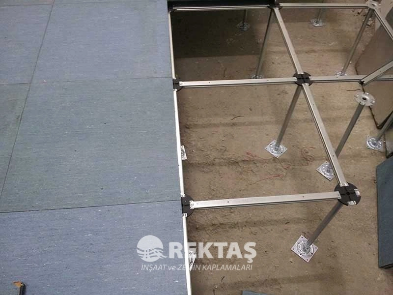 Veri merkezi kalsiyum sülfat yükseltilmiş döşeme montajı